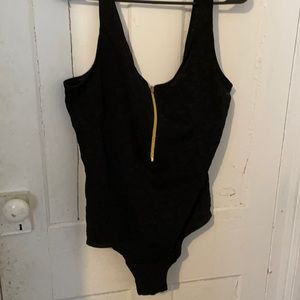 Le Cove swimsuit 20W black with front zipper